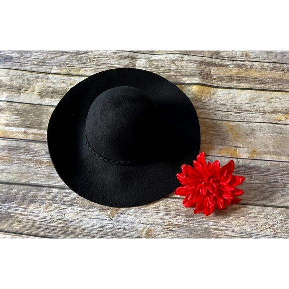 Black Felt Hat - Picture 1 of 3